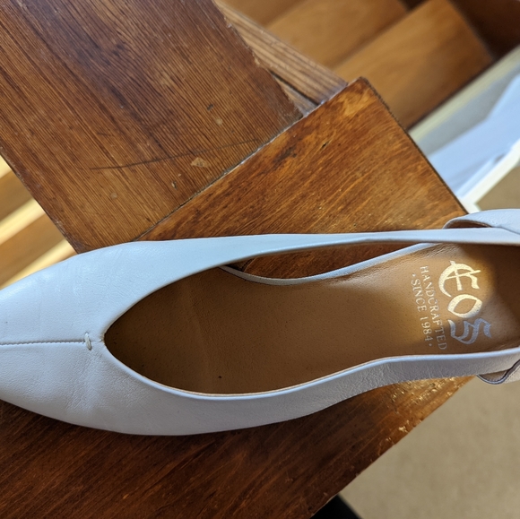 EOS Cream Leather Point Toe Shoes Size 40 / 9 - Picture 2 of 7